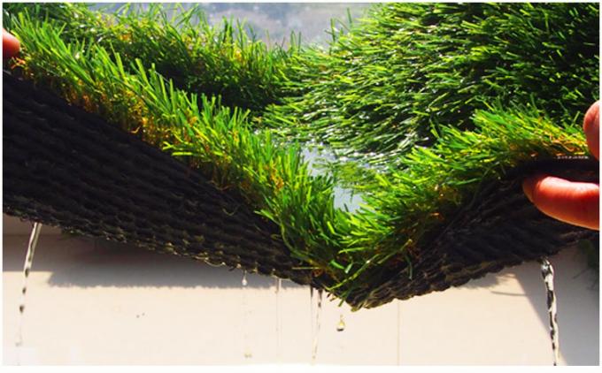 W su misura modella il sintetico artificiale di densità 14700 del giardino 40mm dell'erba